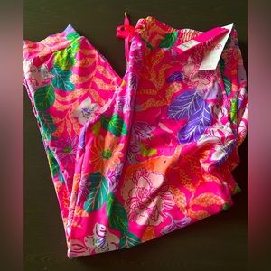 NWT Lily Pulitzer pink jogger. Size Large